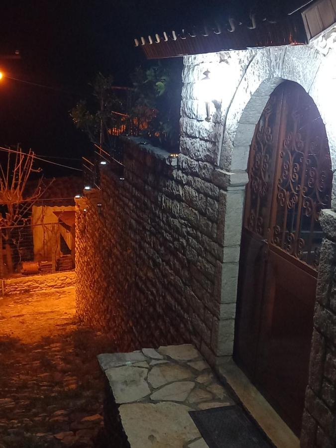 Guest House Bumbli Berat Habitación foto