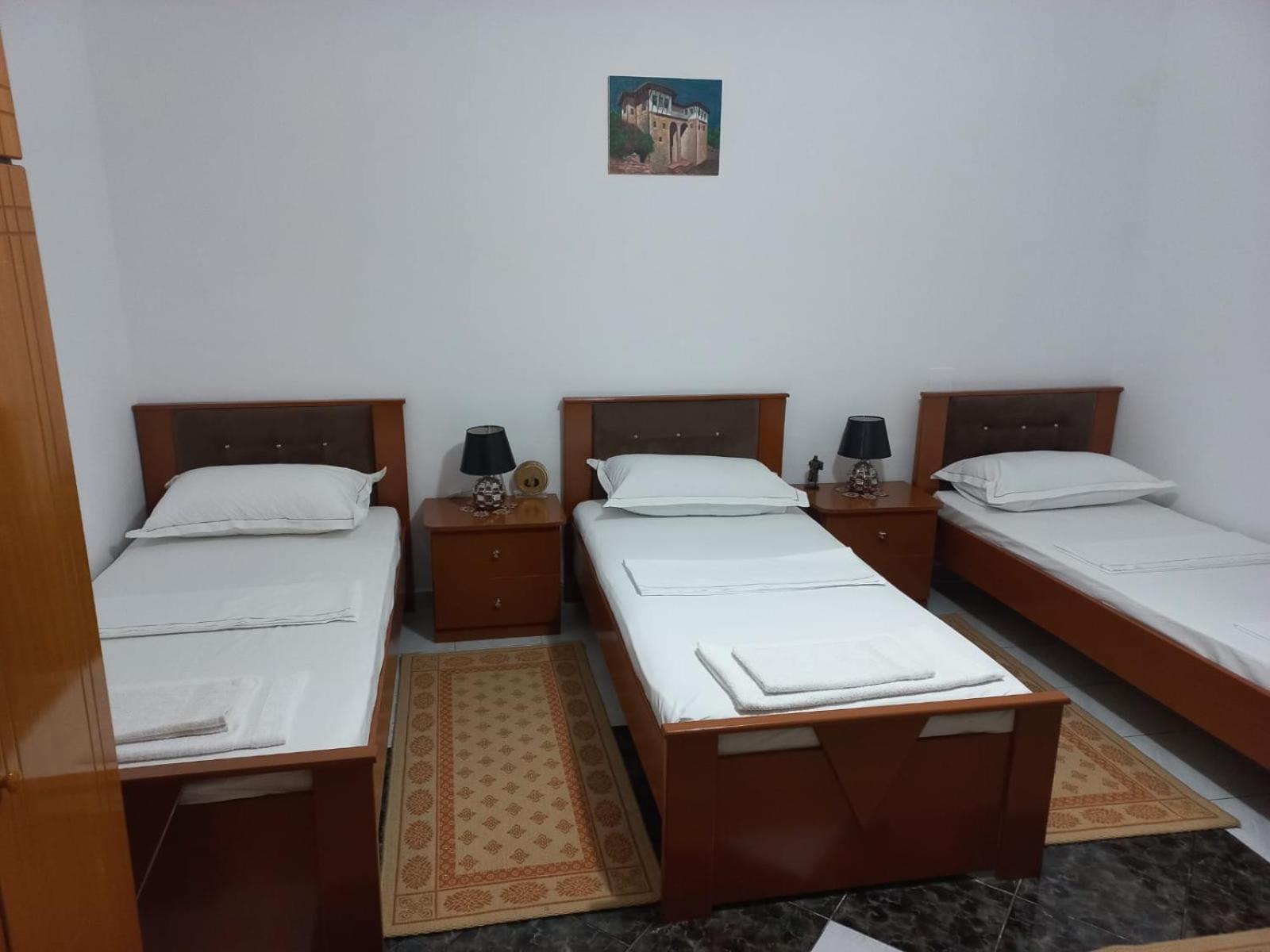 Guest House Bumbli Berat Habitación foto